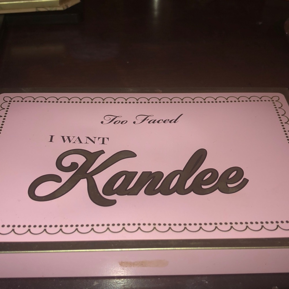 L.E. too Faced I Want Candy Pallete